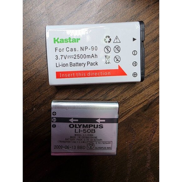 Lot Of 4 Vintage Film & Digital Cameras W/ Accessories - Picture 11 of 14